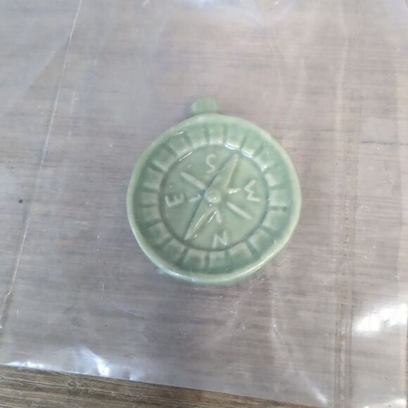 Wade Whimsies Red Rose Tea Figurine Wonderland Series Set Of 2 - Picture 3 of 8